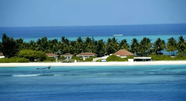 What are the best places to visit during MayJuneJuly in India for a