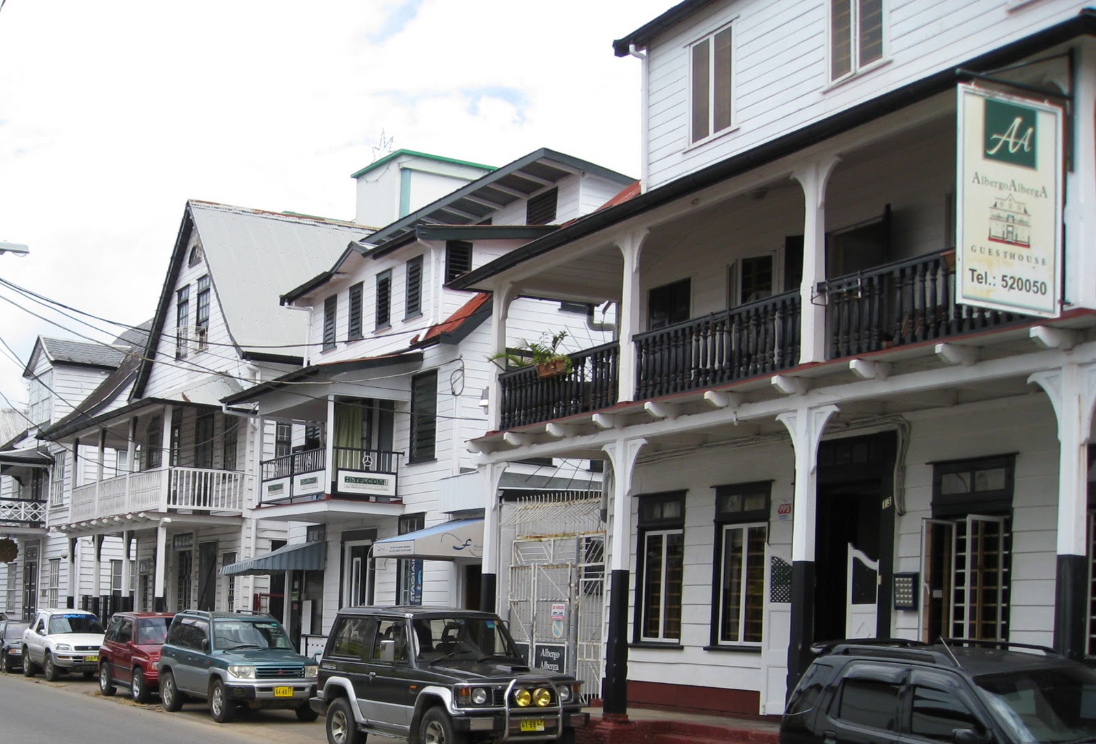 Apakah penduduk Suriname benar-benar menggunakan bahasa Indonesia? - Quora