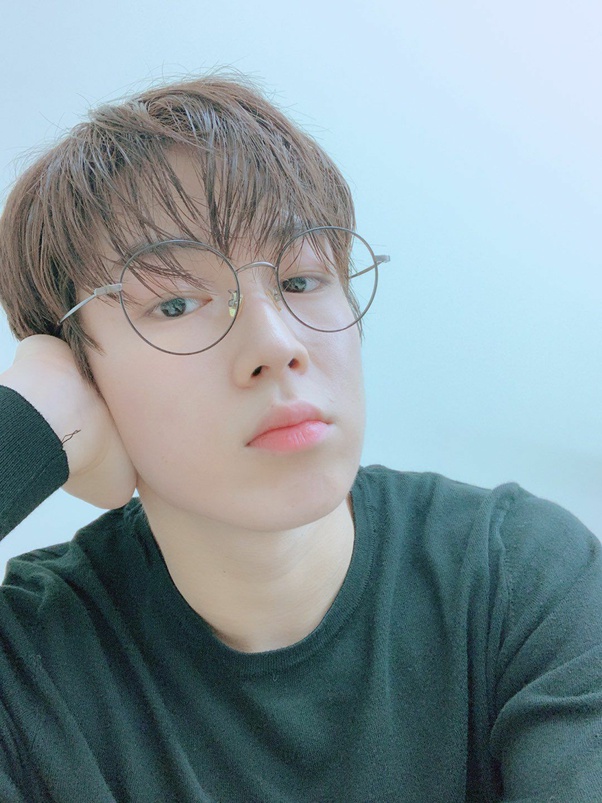 Who are some KPop Idols whose names begin with the letter