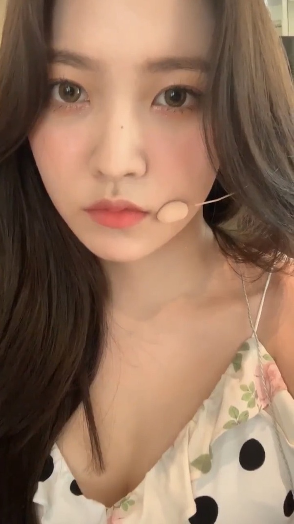 What are the face shapes of Black Pink, IZ*ONE, Red Velvet