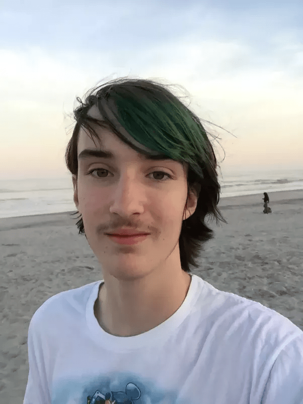 Why do some teenagers dye their hair different colors? Quora