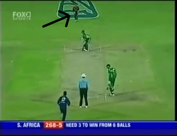 What are some of the best tactics used by a wicket keeper in cricket