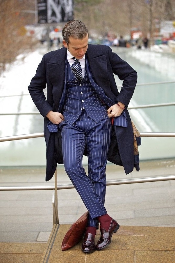 What colour shoes with a blue suit? Quora