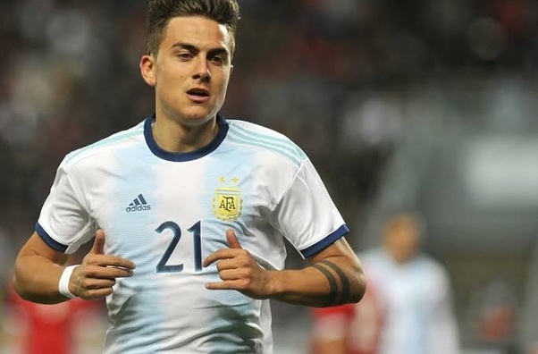 Is the central attacking midfielder position (CAM) irrelevant in 2019