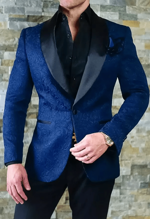 Which coloured blazer matches with black trousers and a black shirt for