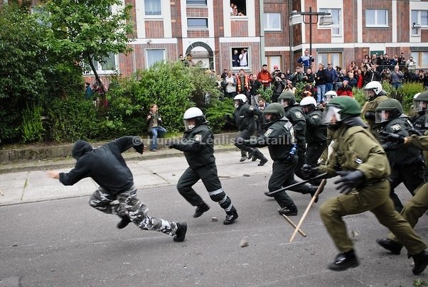 Is running from police when ordered to stop a legitimate reason to be