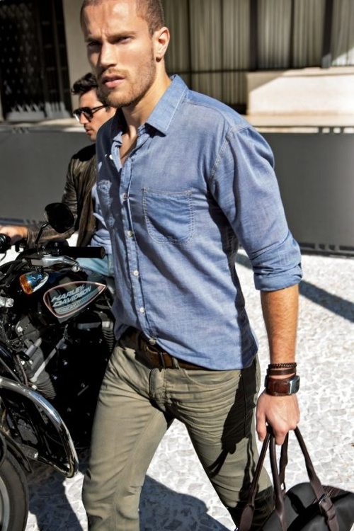 What color shirts go with olive green pants? Quora