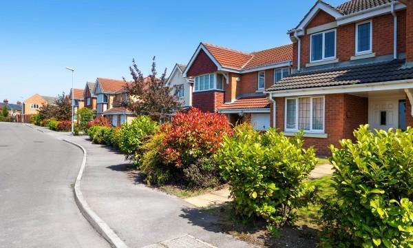 What is the difference between a bungalow, a semidetached house, and a