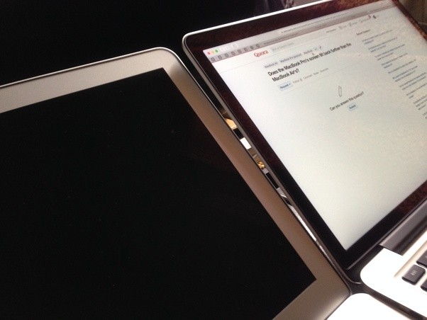 Does the MacBook Pro's screen tilt back further than the MacBook Air's