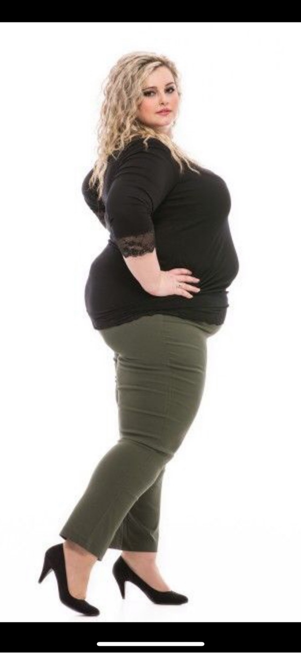 What do guys think of rolls/fat/love handles on females