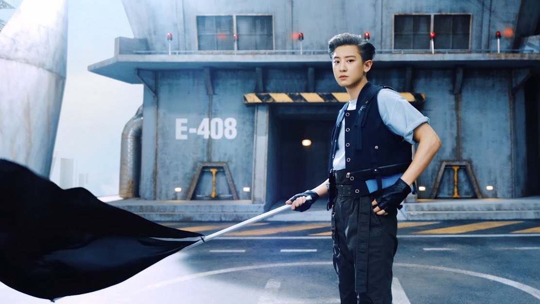 Apa arti dari L-1485 dan E-408 di kapal luar angkasa boyband EXO dalam  video musik &lsquo;Don&rsquo;t Fight The Feeling&rsquo;? - Quora