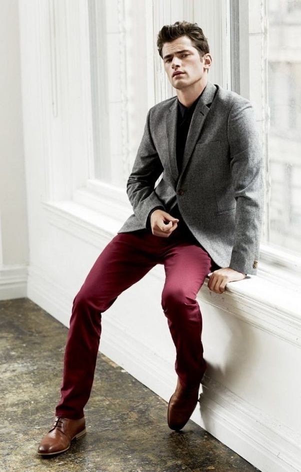 What color shirt goes with maroon pants? Quora