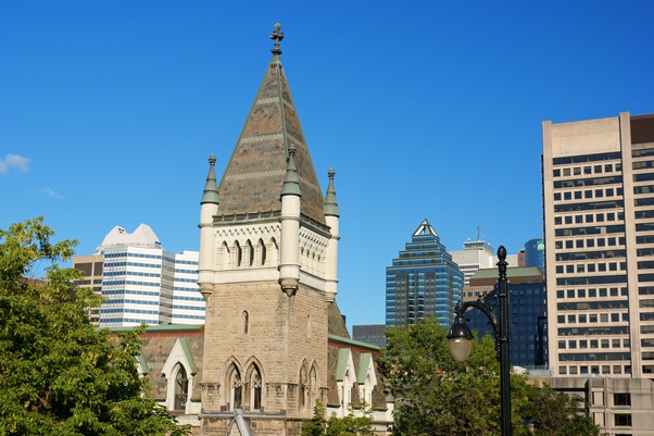 What are the best universities in Canada for international students