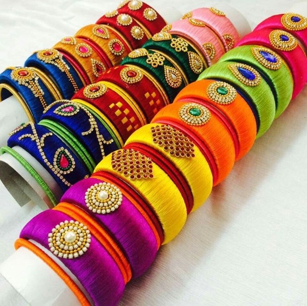 What is the difference between a bangle and a bracelet? Quora