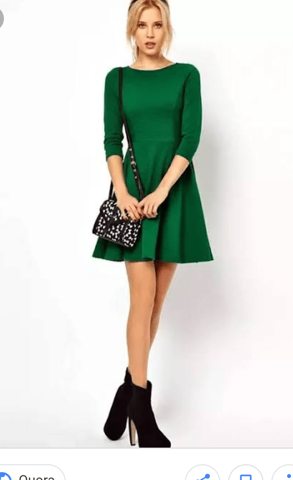 What color shoes and accessories should I wear with a dark green dress