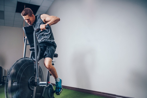 How long should a HIIT cardio session last to burn fat? How long does