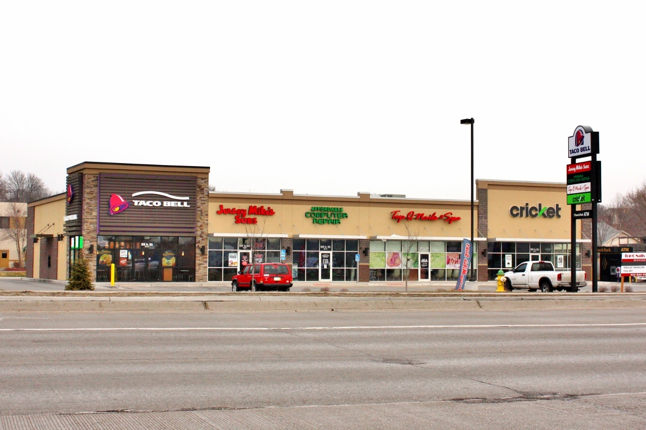 Quantum Real Estate Advisors, Inc. brokers sale of a multitenant