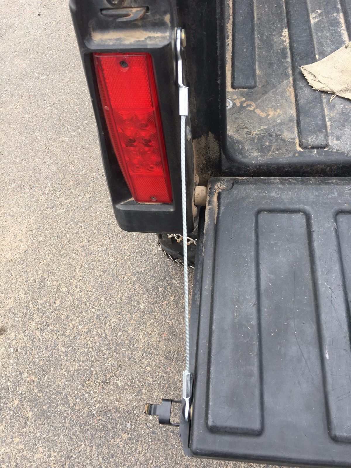 Ranger 570 Tailgate Cable Quad Logic