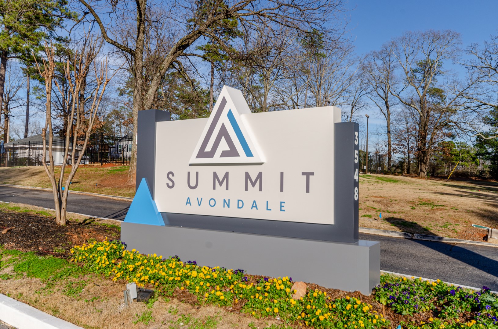 SUMMIT AVONDALE Quad Property Group