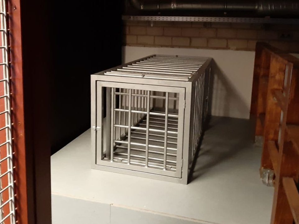 Our lie-flat cage is back – Quälgeist Berlin e.V.