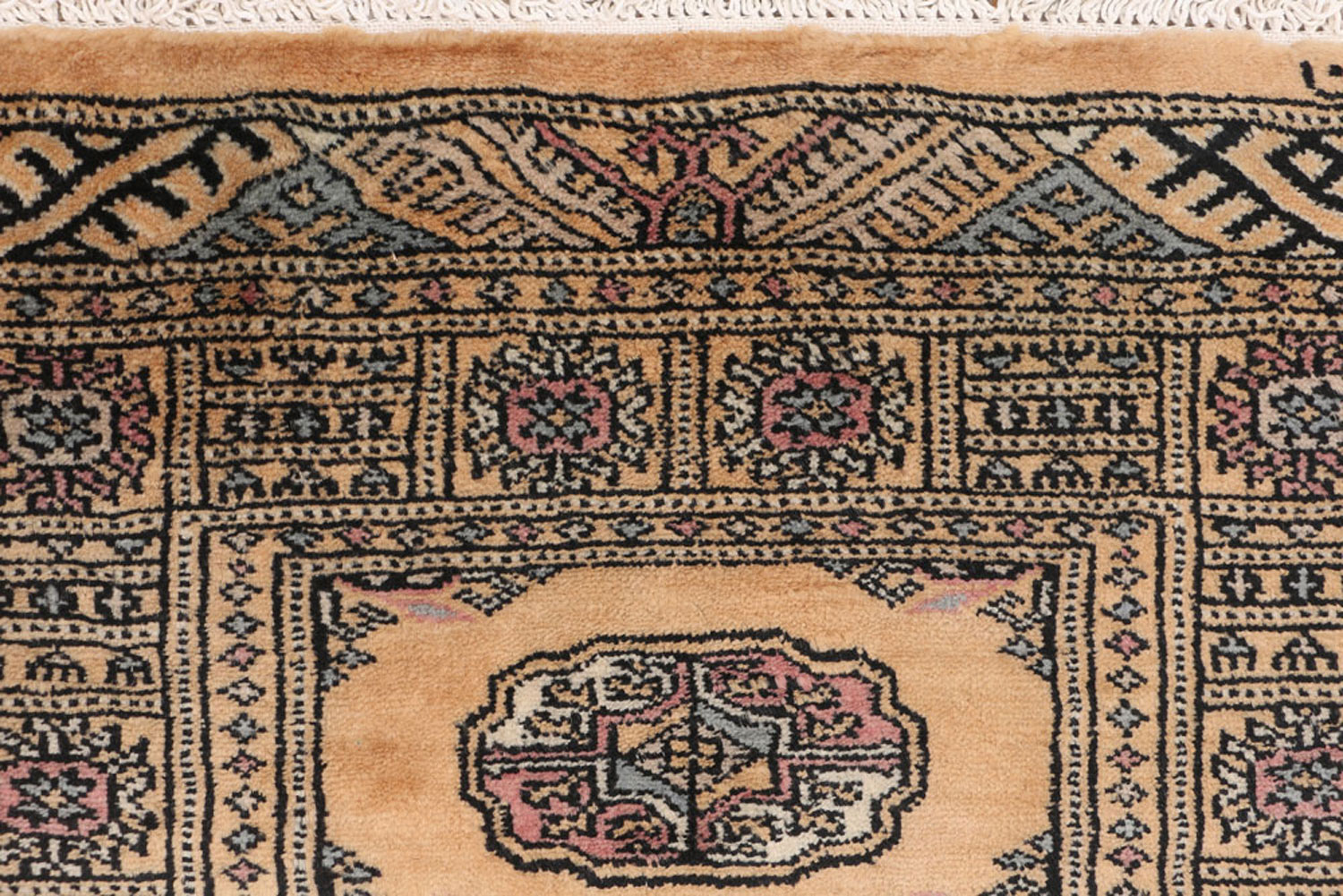 Top Pakistani Rugs Exclusive Collection BUY NOW