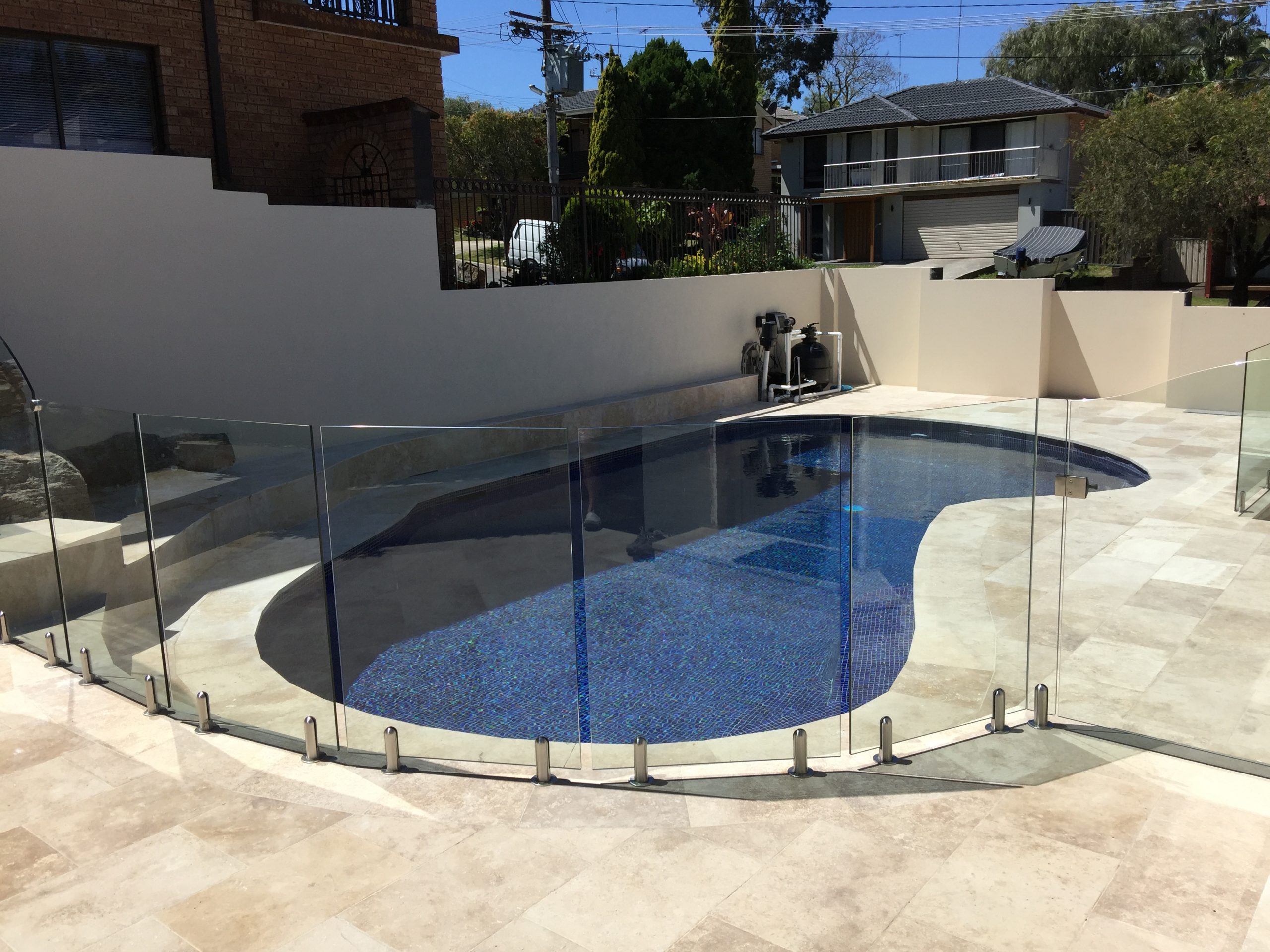 Pool Fencing Glass on the Rock Quantum Frameless Glass