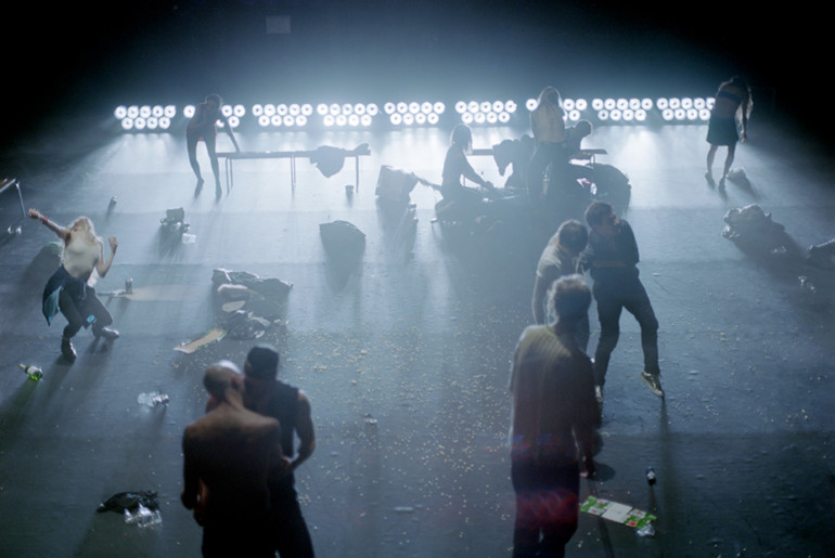 Gisèle Vienne e il tempo lento delle interazioni umane. Successo a Roma