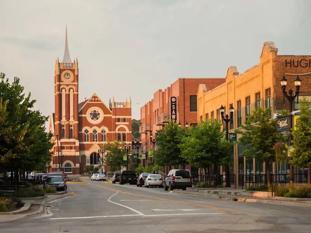 Discover The Vibrant Nightlife In Council Bluffs, Iowa Top Things To