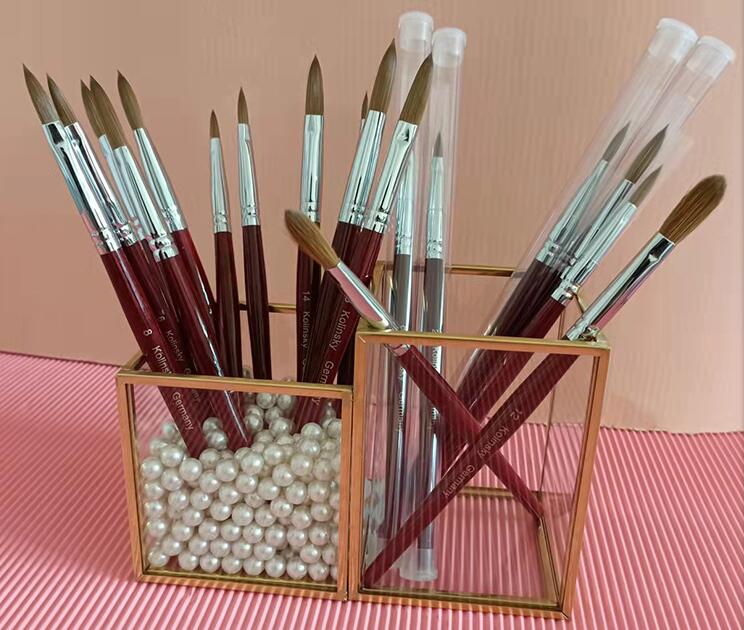 What size kolinsky hair brush is best for acrylic nails? Queen Brush