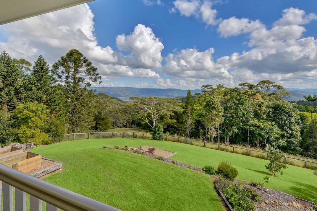 Maleny views acreage Queenslander Homes