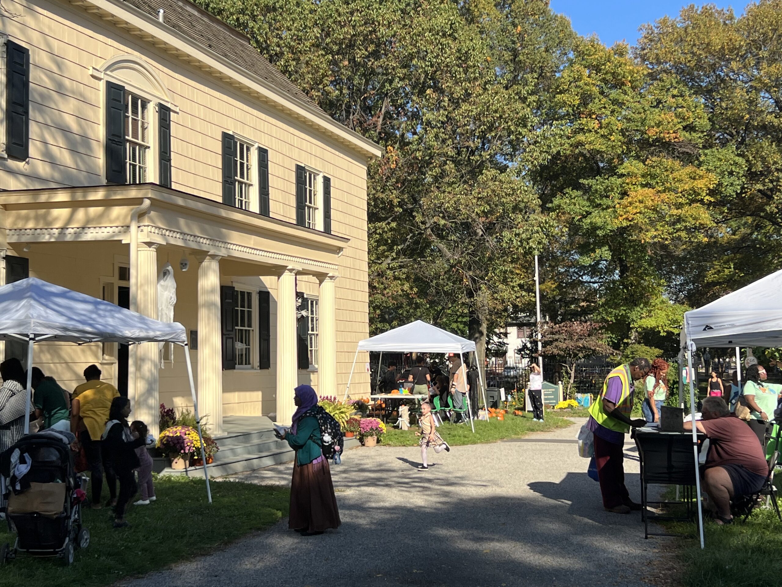 Fall Festivities and Fiber Arts at King Manor Queens Ledger