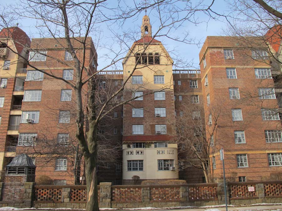 Leslie Apartments Queens Modern