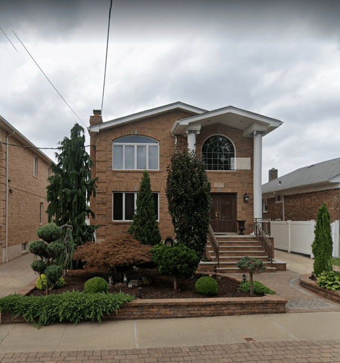 Luxury 1 Family Queens Properties