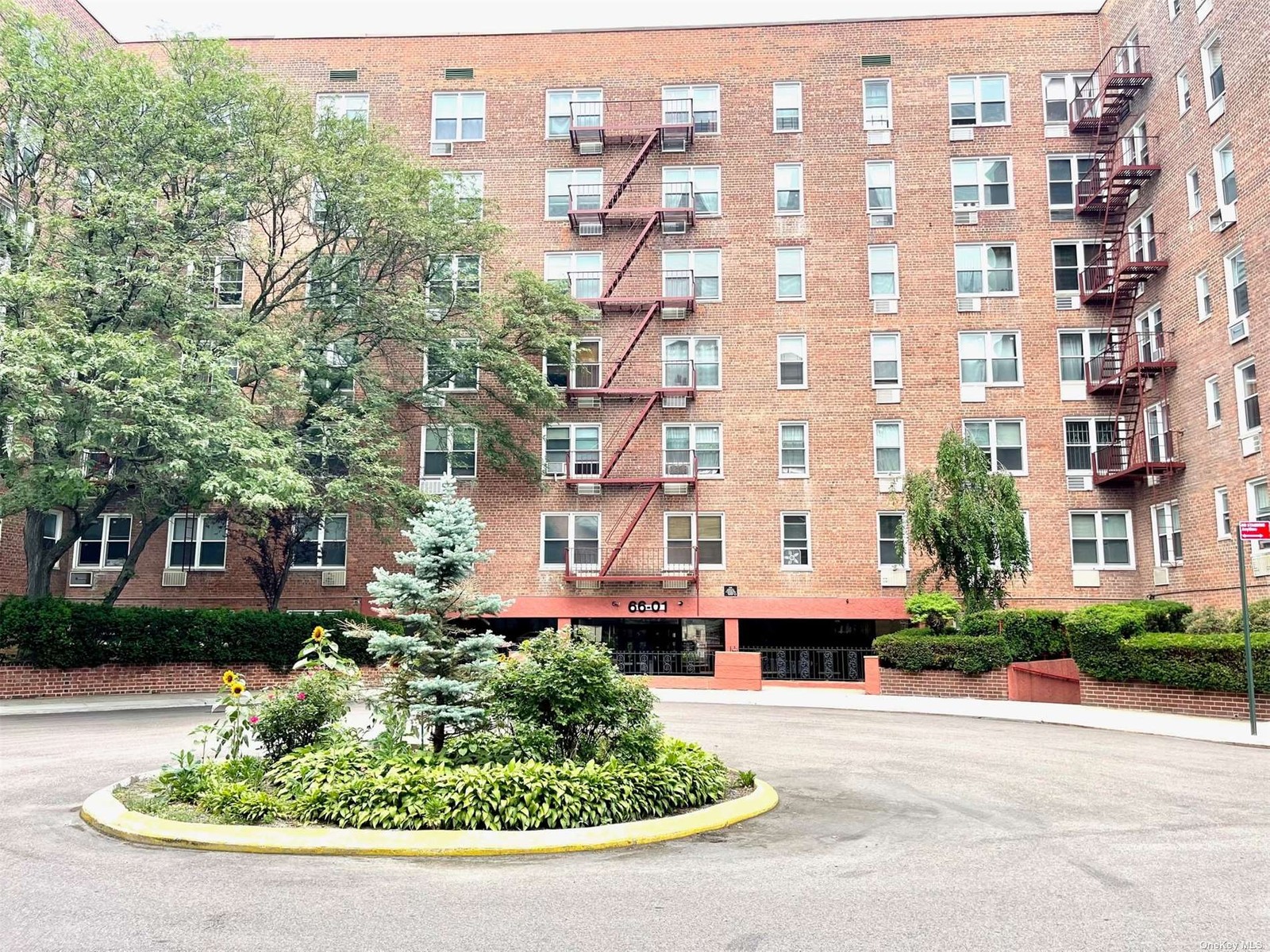 Spacious 1 Bedroom Queens Properties