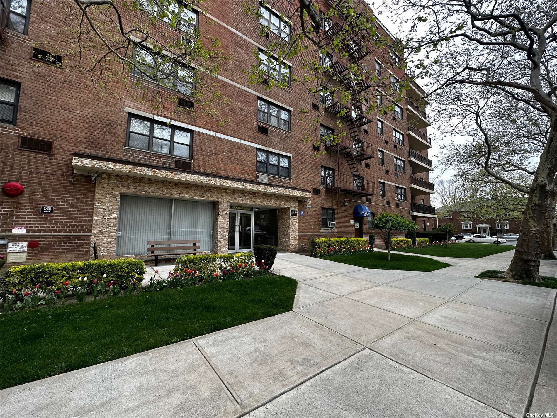 Third Floor 2 Bedroom Queens Properties