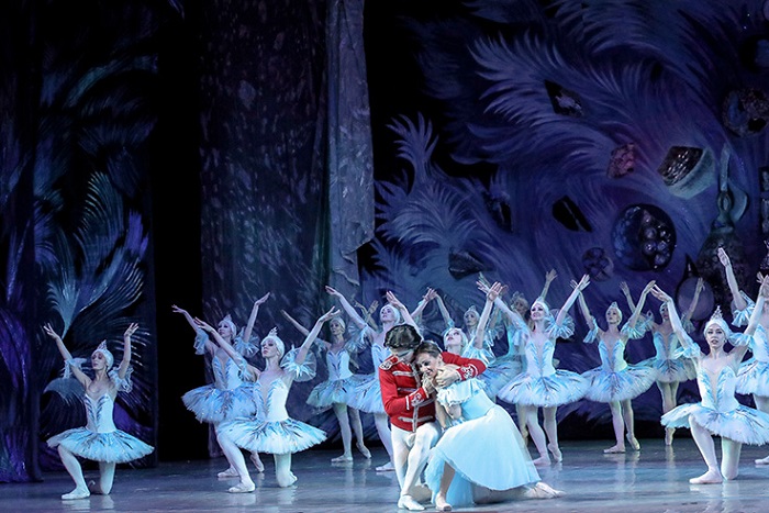 Le Ballet Casse Noisette Au Theatre Des Champs Elysees Que Faire A