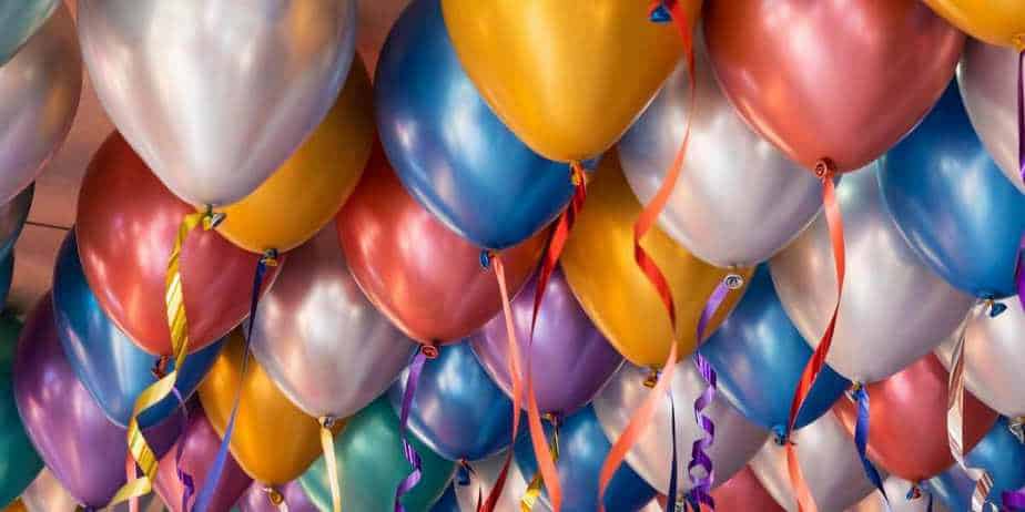 Does Walmart Blow Up Balloons In 2022? [Price, Helium + More]