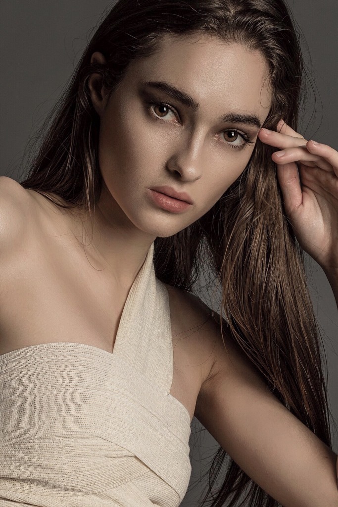 Polina A | QUEST Artists & Models