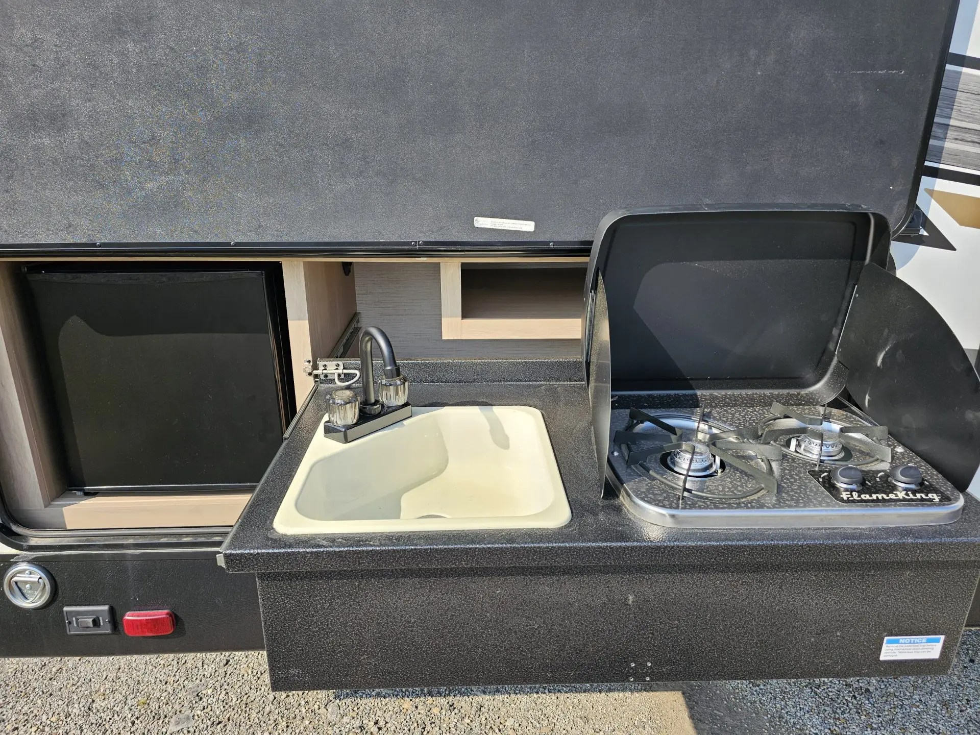 2022 Cruiser Radiance R28QD Quest RV