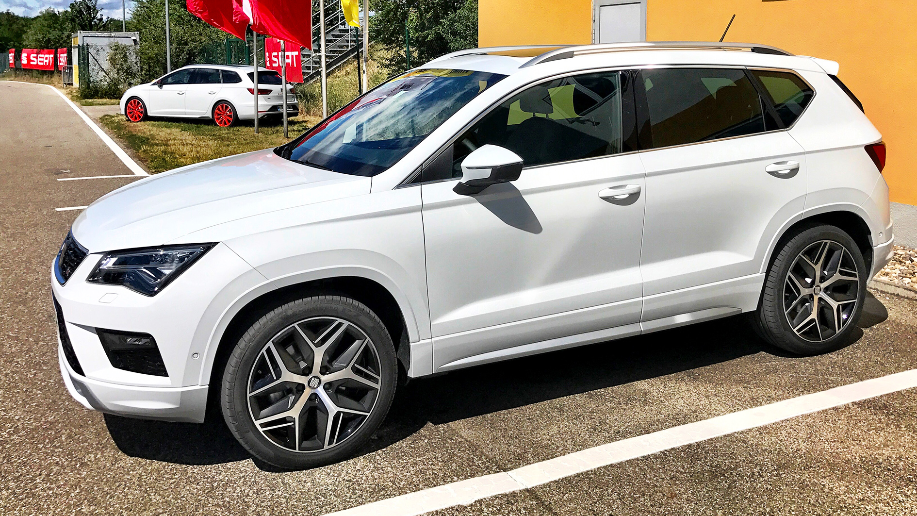 Seat Ateca FR & Seat Leon Cupra 300 Test Drive & Review with the most
