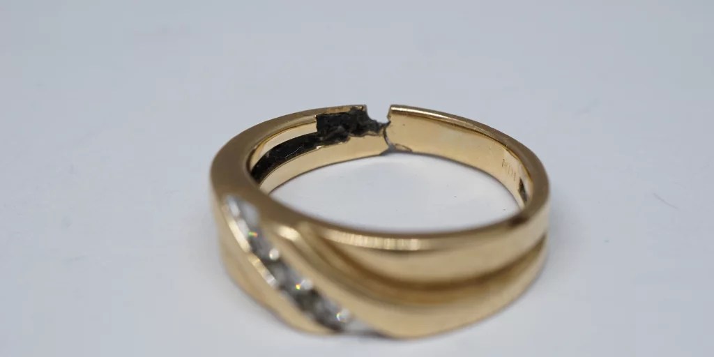 How to Sanitize Jewelry and Watches