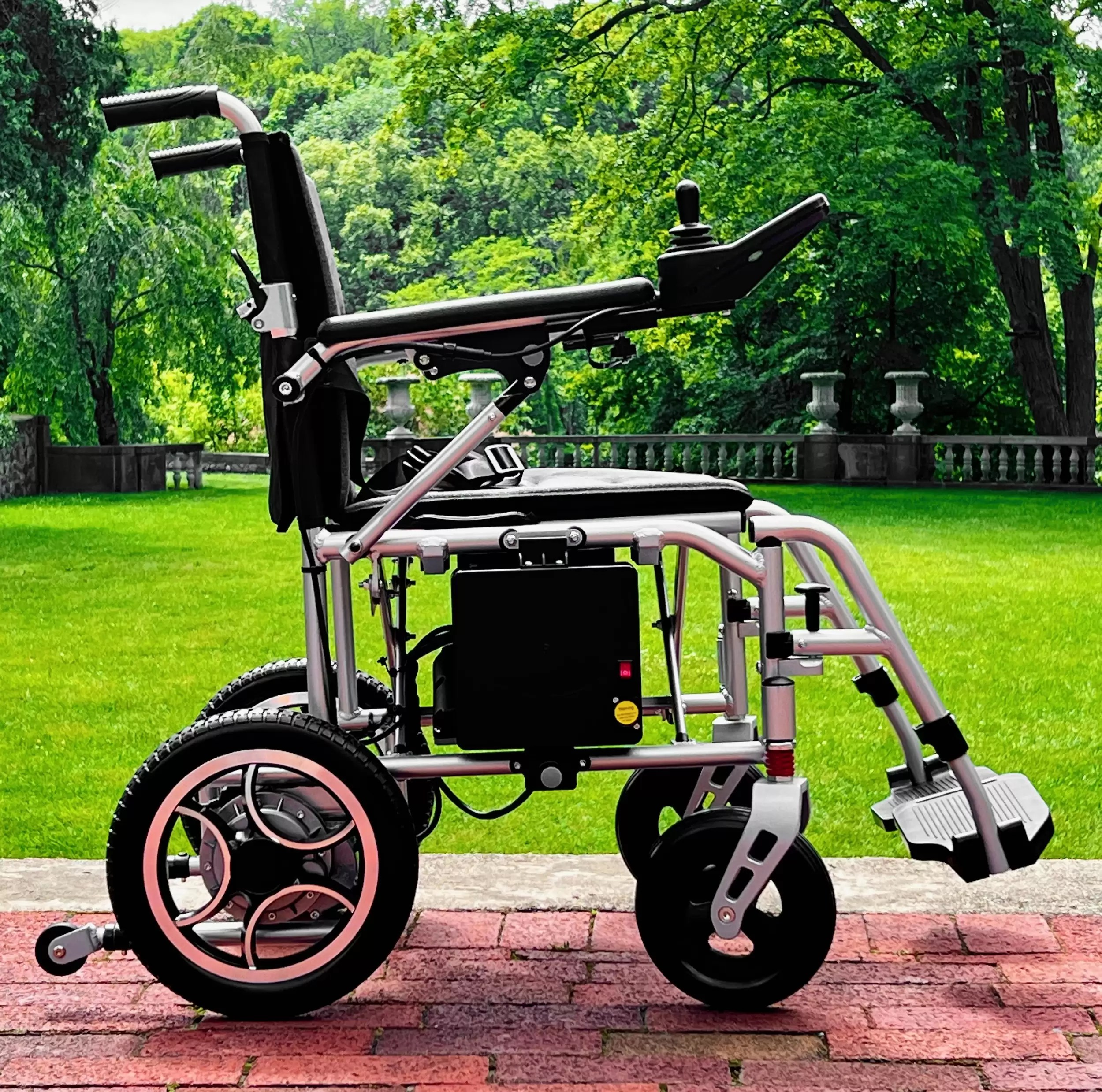 350 Lbs Weight Capacity The Oracle Lightweight Motorized Wheelchair