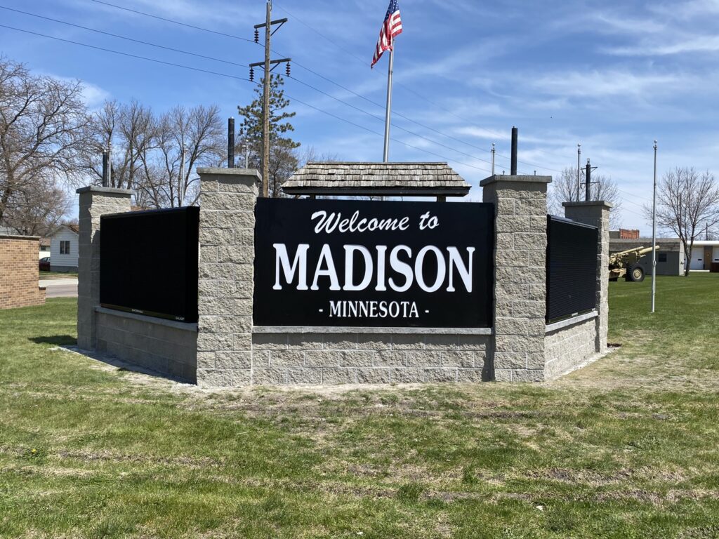 Digital Signs Quick Signs of Willmar