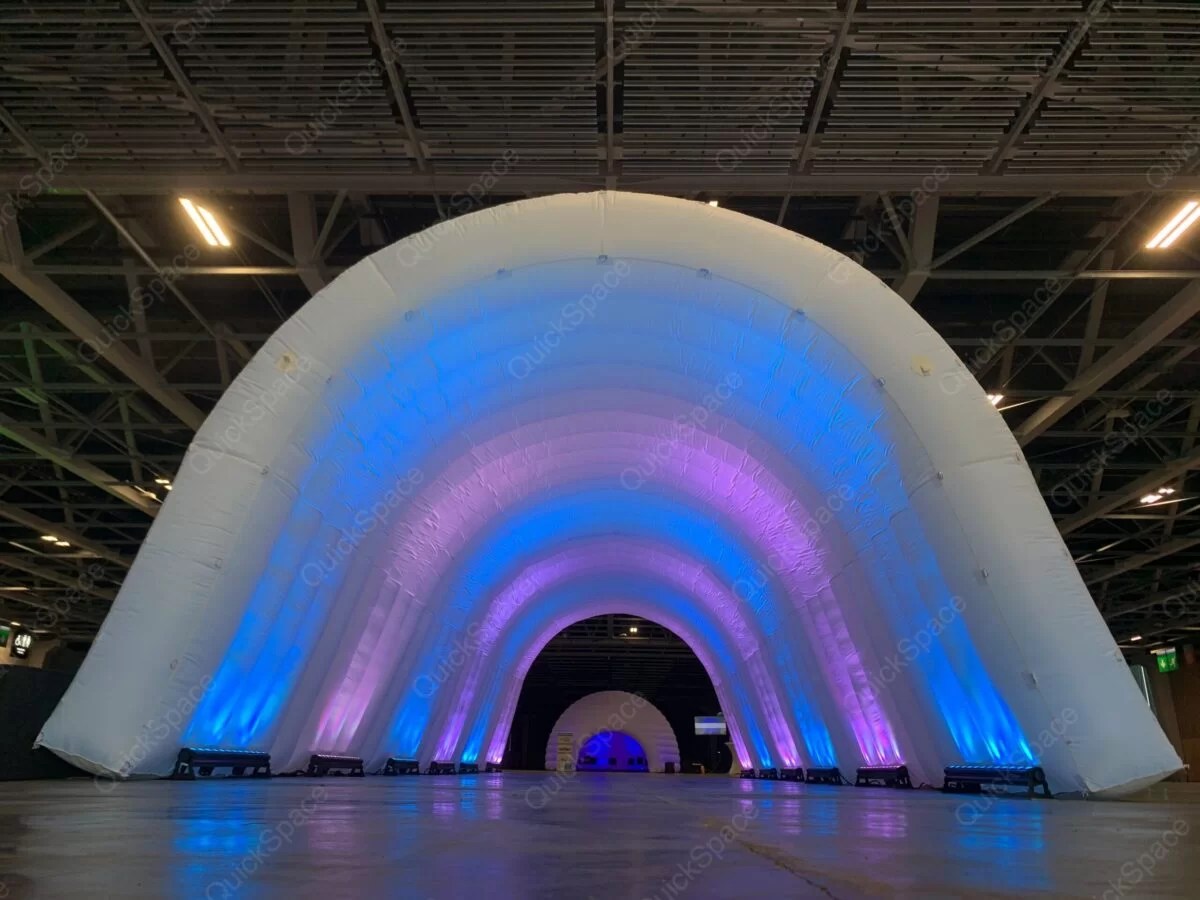 Inflatable Tunnel? Real eyecatcher for events! QuickSpace