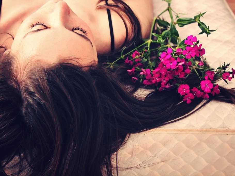 Is Your Mattress Making You Sick? 7 Signs You Should Recognize Young