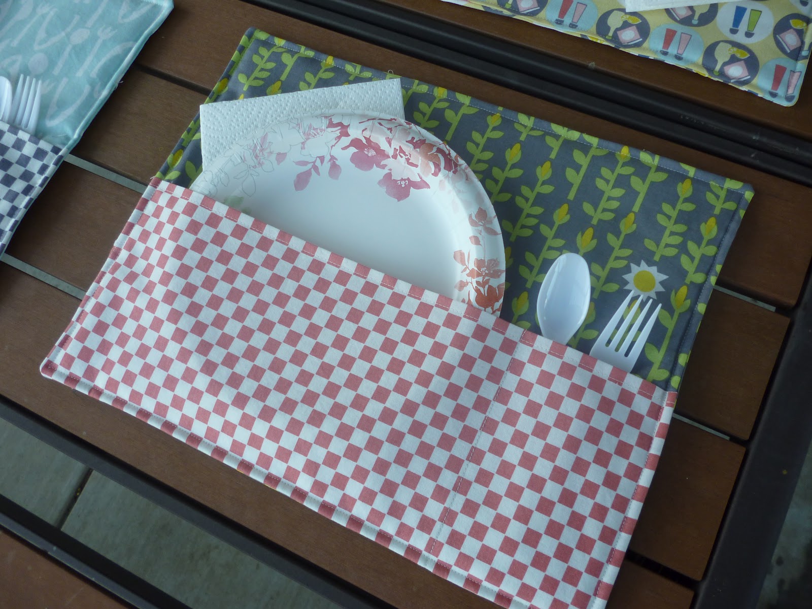 Pretty and Practical Patio Place Mats Quilting Digest