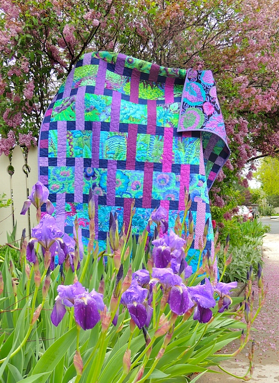 Showcase Large Prints in This Striking Quilt Quilting Digest