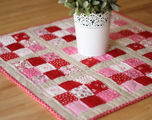 Free Projects Tons of Free Mini Quilt Projects from Kari
