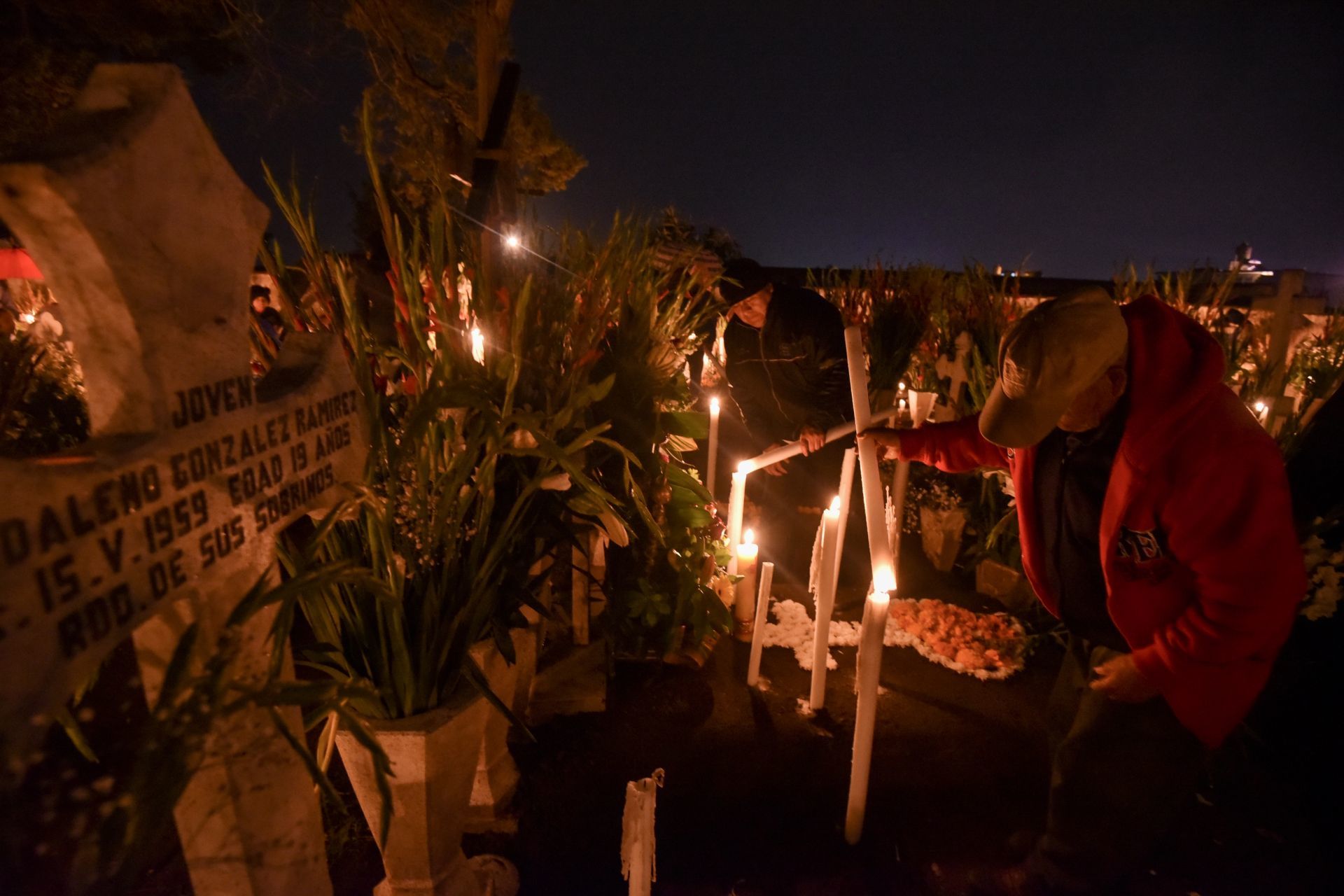 El pueblo en México donde sacan cadáveres de sus tumbas para limpiarlos
