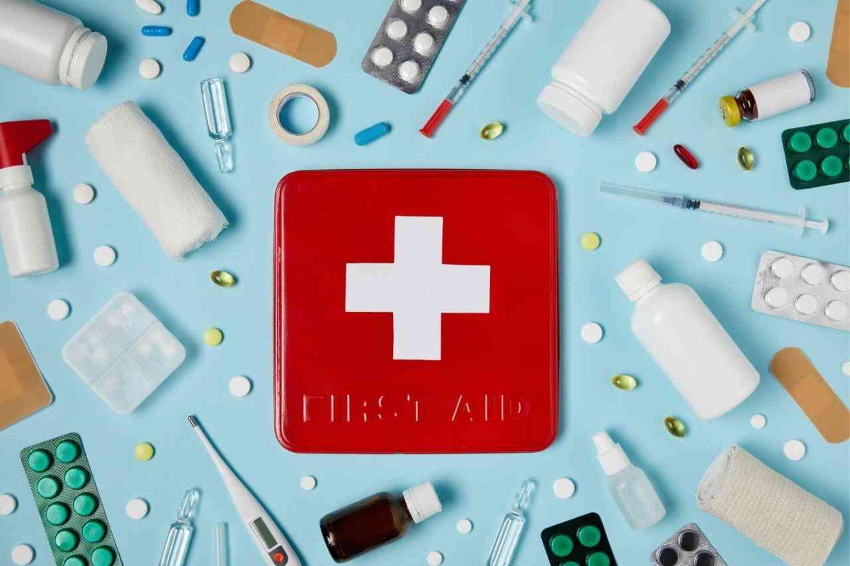 FIRST AID questions & answers for quizzes and tests - Quizizz